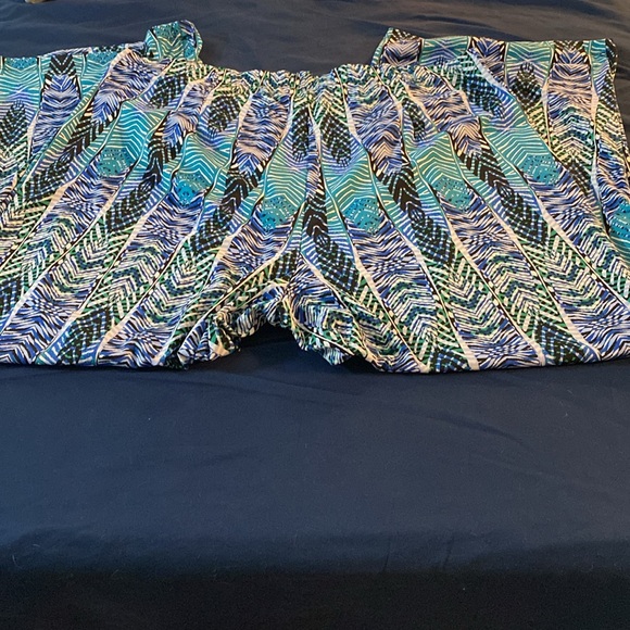 Wide leg flowy pants - Picture 3 of 3